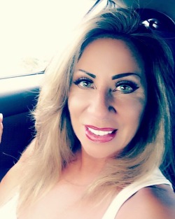 Had a great day shooting with @albert_has13 if your in the Orlando area and need a great photographer he&rsquo;s the man!!! Thank you again love!! #live #laugh #love #ilovemyfollowers #liveyourdreams #nevergiveup #milf #over50 #olderisbetter #oldisgold
