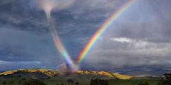 redvelvetrose23:  generation-loki:  memewhore:     “A friend took this pic in Arizona USA. The meteorologists don’t have a name for it. Seems to be high energy to be in a Rainbow and a tornado! ”    Oooooooohhhhhhhhh…  BIFROST  Someone get over