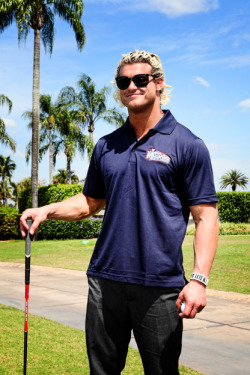 rwfan11:  Dolph Ziggler ….I would not mind carrying his balls! :-)