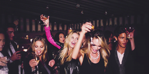 10 motivos por los que no dejar de salir nunca de fiesta | The Idealist