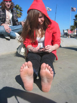 mistresssylvia:  womenfeetmania101:  Just adorable and petite feet  http://womenfeetmania101.tumblr.com/  It’s cold out here.  My feet are freezing. Get down here and start licking them to warm them up. Oh, no, no. First get all your clothes off. Of
