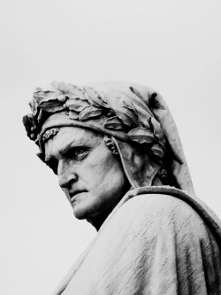 henriplantagenet:  The Statue of Dante Alighieri, Florence, Italy.