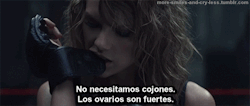 more-smiles-and-cry-less:  Que se ve rica Taylor uwu 