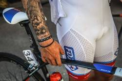 robintrekblue:  Lo mejor de los ciclista es que algunos traen tatoos muy sexis ¡¡