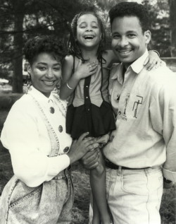 mybeautifulmultitudes:  Raven Symone and her parents.  Looking just like her momma. 