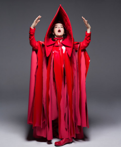 kateoplis:  &ldquo;[She’s] the only person we know who has a direct line between heaven and earth.&rdquo;  Bjork in Comme des Garçons by Inez and Vinoodh