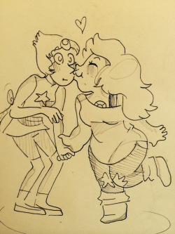 mysticbacon:  Request: Pearlmethyst  You think it’d be hard to give a kiss to your tall girlfriend, but it seems Amethyst manages it just fine. 