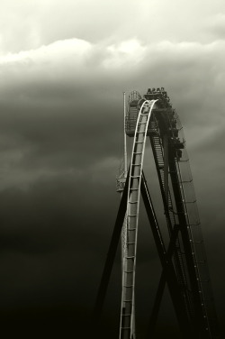 bustache:   Imminent Plunge  i love rollercoasters so much 