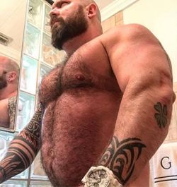 dutchbear74:  BIG WOOF! What I would love to do with him…