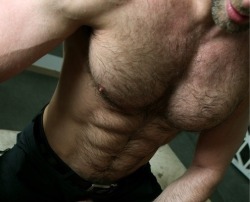 bearforce2:  Luv’in the furry manscape and those ‘stached lips. Big woof!