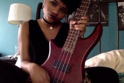 nicotineqveen:  Who want a mean lookin bassist?