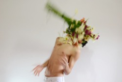 lakidaa:  erklgh:  Flower body  how 2 make art:  fucking throw the bouquet at the model fuck him and fuck art 