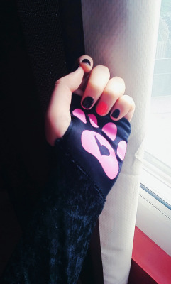 as always black nails; I really have to start to wear other colors. ^_^ 
