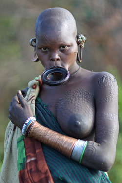 megaosmar: ethnotribegallery:  Surma Girl, Oromia, Ethiopia by  marcel staron      ☠   
