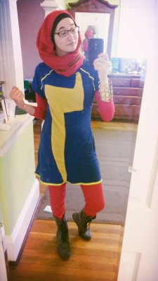 wardengrey:  Trying on the entire ms.marvel cosplay for the first time :DD  with just a bit more tweaking it should be finally done for boston comic con!!