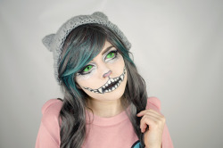 megvnmvrie:  laurendemieux:  Did I mention this Cheshire Cat tutorial is UV Glow?  click for youtube video click for Uniqso blogspot review purchase from Uniqso through my affiliate link here  use discount code &ldquo;arachnocat&rdquo; for 10% off 