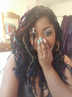 dynastylnoire:  nika1882:  dynastylnoire:  solidoneblog:  dynastylnoire:  I felt pretty  So gorgeous!  Thank you &lt;33333 Reblogging for my hair is not a trend day   Ooh your locs are gorgeous!  Thank you 😘😘😘😘They will be six in October