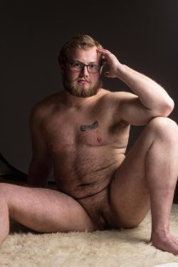 chancearmstrong:  FTM Bear Chance Armstrong shows off his tattooed, hairy trans body and his slutty man holes.   Support this fat-positive, queer feminist porno cub with a gift: amzn.com/w/6JYKWB2A1XQG 