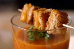 in-my-mouth:  Tomato Soup and Grilled Cheese Bites 