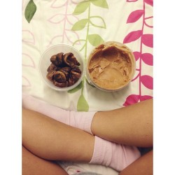 cleanbodyfreshstart:  Sitting in bed dipping sundried figs into peanut butter. Friday nights are gettin’ crazy ✌#vegan