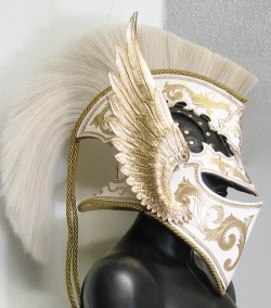 lunostar:  The archangel helmet by Azmal.  Leatherworking at its finest.http://azmal.deviantart.com/ 