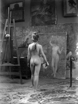 khushushban:  Baldomer Gili Roig. Model a l’estudi del pintor. Barcelona c.1910 