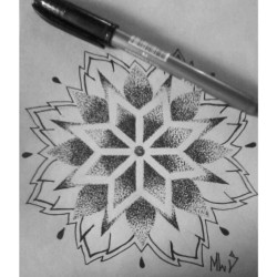 #dotism #dotwork #drawingoftheday #mandala #lines #flower #bomdia #drawing #sketch