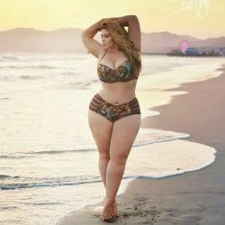 londonandrews:  Just a big hearted woman with hips that match #plussizefashion #plusisequal #curvygirl #hipsdontlie #bighips #huit8 #londonandrews #loveforever #behappy #losangeles #sunset Photo by @i.mays 