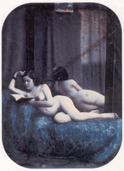void-dance:  oorequiemoo:  Nu au miroir Photographer: Auguste Belloc (1800-1867) Colored Daguerréotype France, 1853   