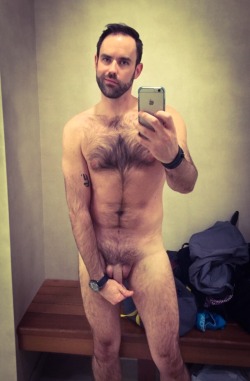 neverenoughscruff:  agdfw:  Get in your Birthday suit with the Birthday Boy! 😍😈  Birthday selfies with @agdfw would be so great 