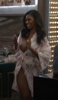 chocolatynipples:  Omarosa Titty Slip from Celebrity Big Brother USA. WOW!full gifhttps://gfycat.com/CompleteVariableIchthyosaurs