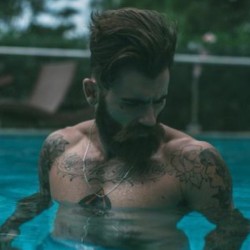 apothecary87:  @chris_perceval keeps his MAN beard hydrated with our beard oil. #TheManClub   www.apothecary87.co.uk  #Apothecary87  Photo: @chrissoll