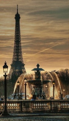 socialfoto:  Paris by phamthithuy1296 #SocialFoto