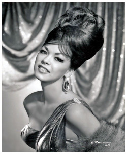 burleskateer: Claudia Collen Another convert to the adage: “The Higher the Hair,– The Closer to God!”.. 