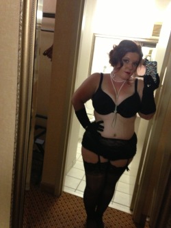 swinginbabyyeah:  onesubsjourney:  Eat your fucking heart out 20s, I rocked the hell out of this look!  Yes you did