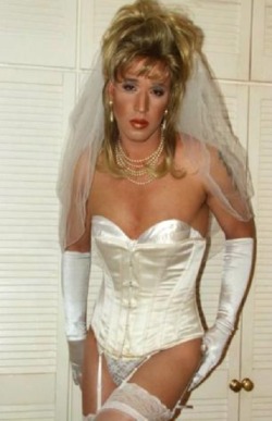 runnergurl684:  tvhelper:  incredible-shemale:     a sexy bride   I’d fuck her in a heartbeat!  What a gorgeous bridal slut gurl.