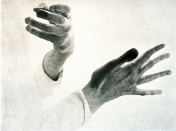 weepling:  Paul Rockett - Glenn Gould’s Hands (1956) 
