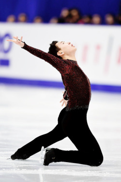 ohtheseskaters:  News so shocking they don’t seem real: Kazakh media report that, after being stabbed during a robbery and losing a lot of blood, Denis Ten has died.Rest in peace, Denis.  NO!Fuck.Oh my god&hellip;