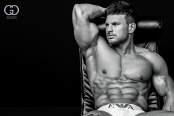 jivvii:  Tom Coleman in black and white by Gilles Crofta