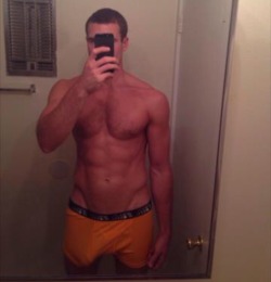 christianb69:  everyone this is my friend Trevor he plays football for Florida State University and he thinks he won’t get 1000 notes in a week … - lets see @christianb69
