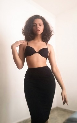 spectrumofadistantdream: upset at the lack of tops that go with this skirt  a short-sleeved, black, tightly woven crop top would go lovely. that&rsquo;s what I normally pair with my long skirts.