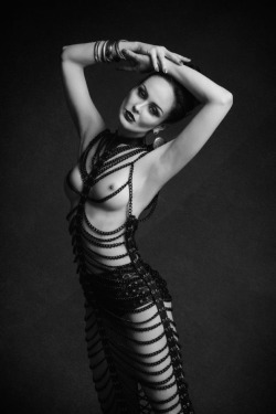 black-white-madness:  Madness:Photographer: Robert Coppa Designer: Leah Lelash Makeup: Amy Capeda Model: Anne Duffy  