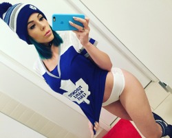 c0rtanablue:  I’m online! Come see me in my Leaf gear.  Repppin the 6 so hard.