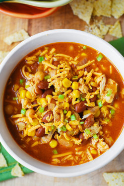 guardians-of-the-food:  White Chicken Chili with Pinto Beans and Chickpeas
