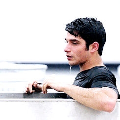 argent-means-silver:  Stop scrolling. There was no wet!Scott on your dashboard. Now there is. Keep going.  