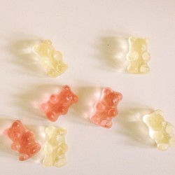 theglitterguide:  Champagne gummy bears from @sugarfina to kick off the weekend! Cheers!