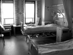 wanderer-in-the-darkness:  candyislove:    It will take just 37 seconds to read this and change your thinking.. Two men, both seriously ill, occupied the same hospital room.One man was allowed to sit up in his bed for an hour each afternoon to help drain