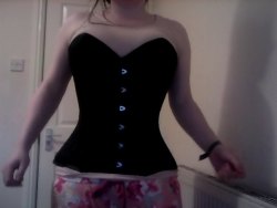corsetsandboxers:  So tonight I closed my 26” Corsets-UK overbust in black brocade! I think it’s mainly due to the fact I haven’t eaten in about eight hours (I have dinner on the hob as we speak, 5am isn’t too late is it?) Top two photos are how