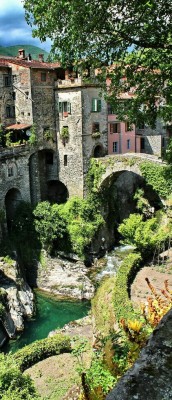 leoinda016:  Bagnone. Toscana. Italia 