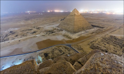 eowyn-daughterofkings:  desmond-the-creppy-bear:   The Unbelievable Photos Taken by the Crazy Russians Who Illegally Climbed Egypt’s Great Pyramid  people, you may never see an image like this again… so yeah, reblog it   um. awesome.